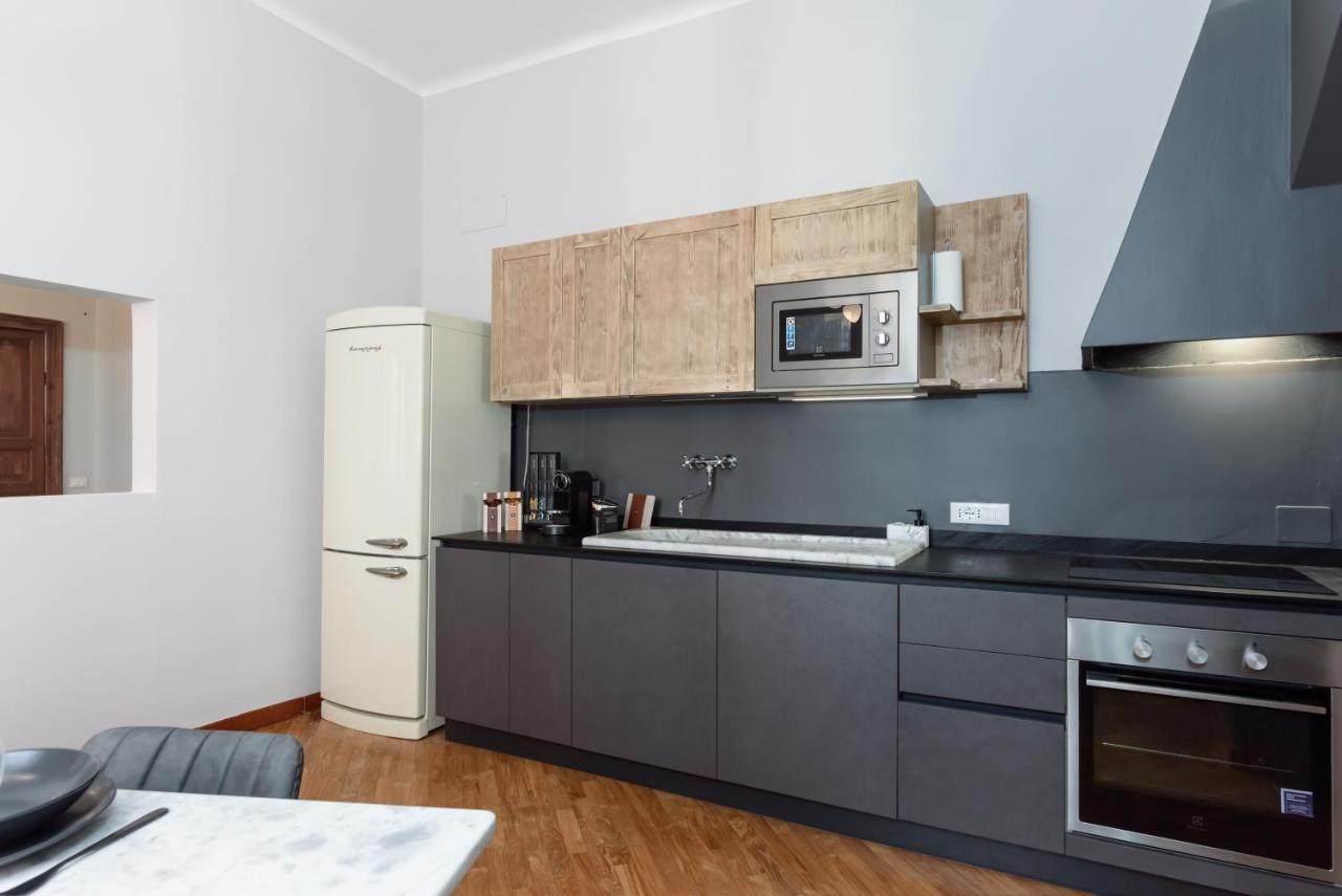 Apartmán Esclusivo 130 Mq + Terrazzo Via San Vincenzo Janov Exteriér fotografie